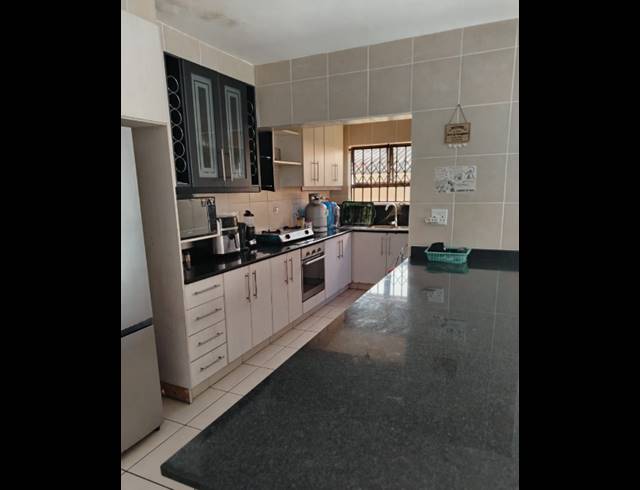 2.5 BEDROOM HOUSE FOR SALE IN MEREWENT